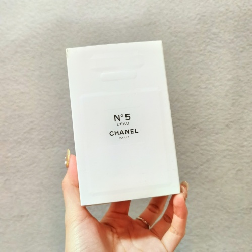Chanel N°5 L'Eau 100ml - Fresh and Vibrant Floral Fragrance for Women 1 Chanel N°5 L'Eau 100ml - Fresh and Vibrant Floral Fragrance for Women