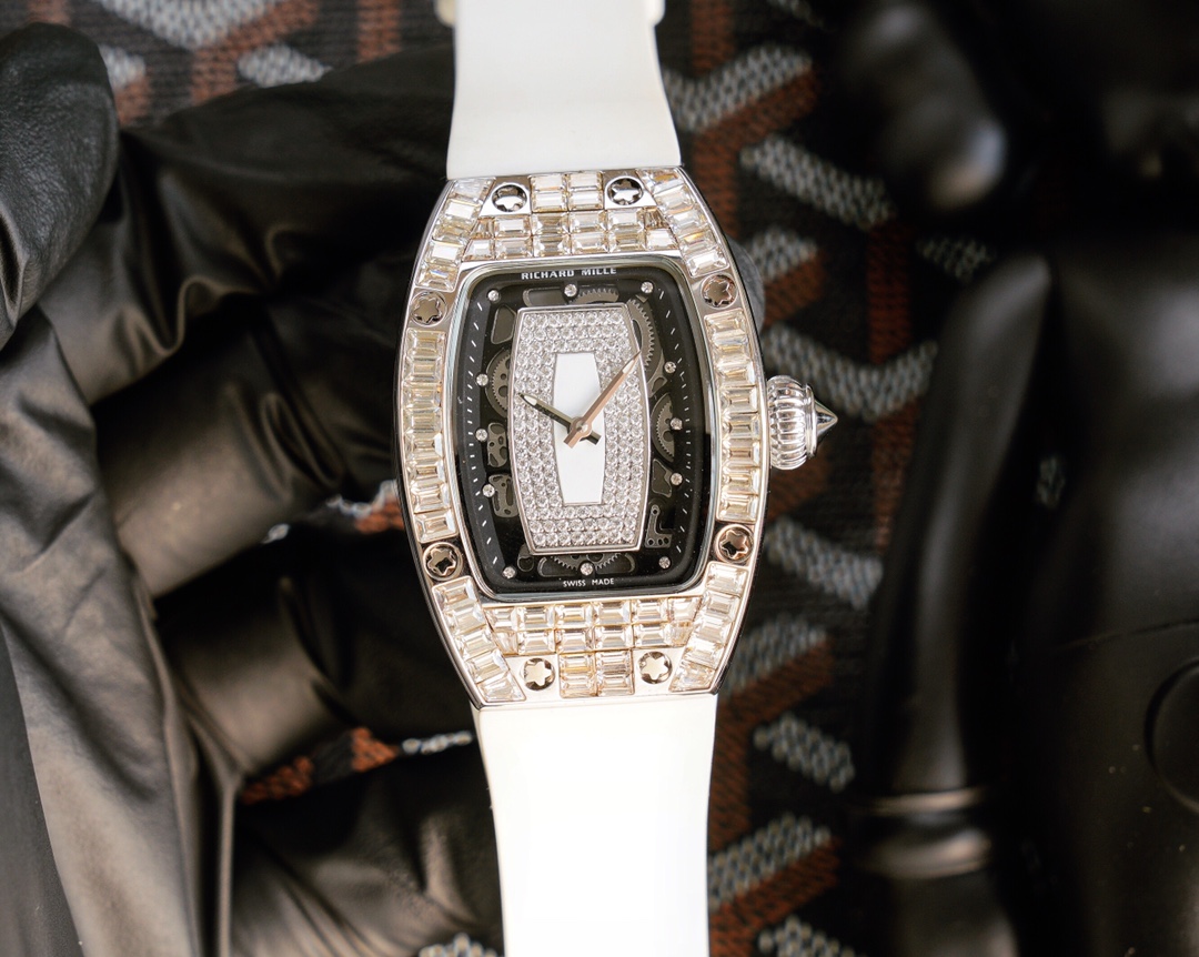“Richard Mille RM007-1: Dreamy Diamond Koron Wristwatch for Bold Women” - 图片 8