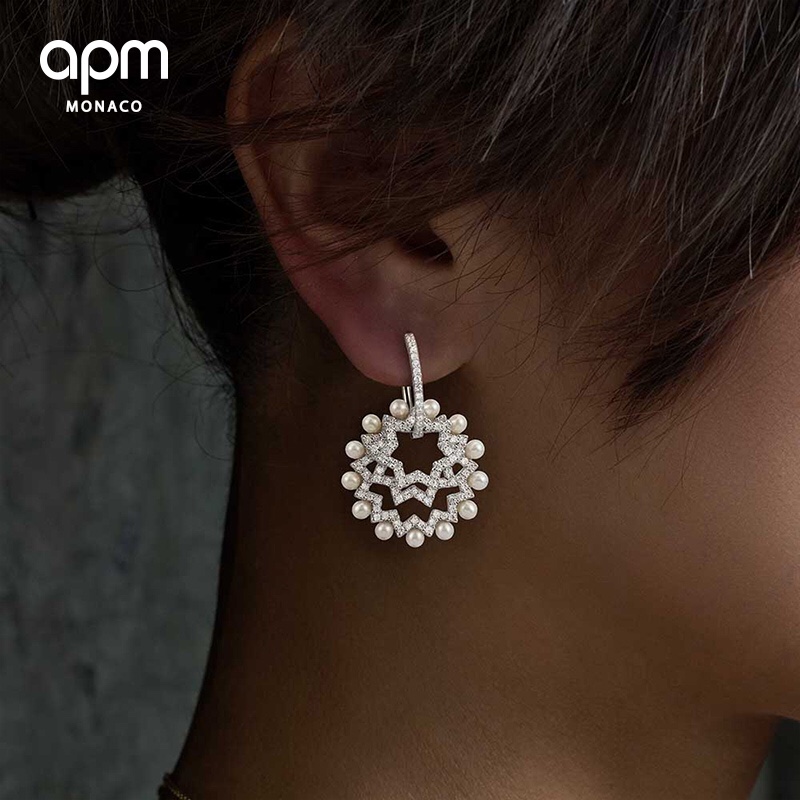 💰105 高品质❗Apm monaco 新款短款齿轮⚙珍珠银色耳环！巴洛克风齿轮造型耳环，多个齿轮圈结合珍珠的设计，又有点像太阳花，美到犯规，不对称的设计，可以自由组合搭配，绝对是搭配衣服首选～