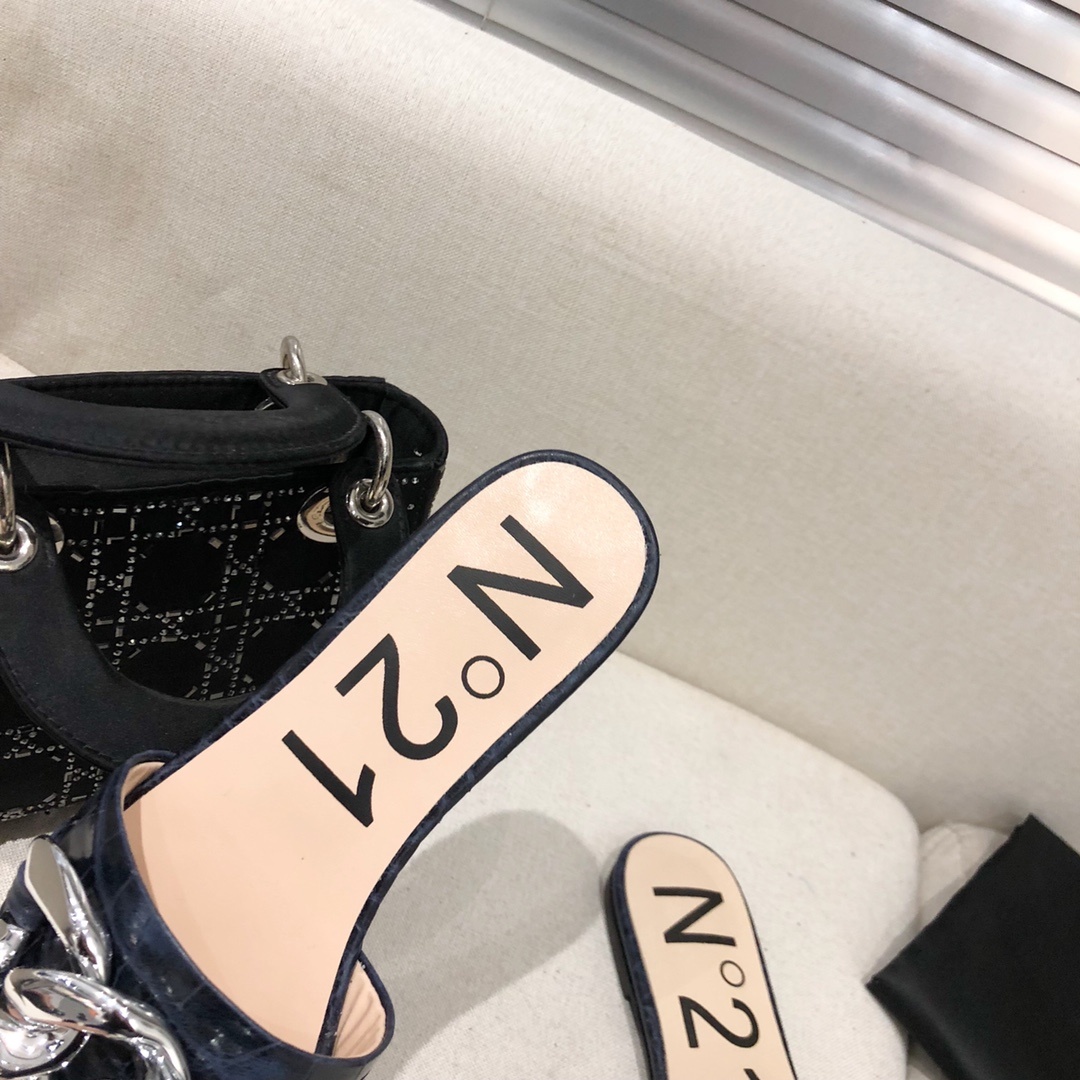 N212021春小众的一个意大利品牌