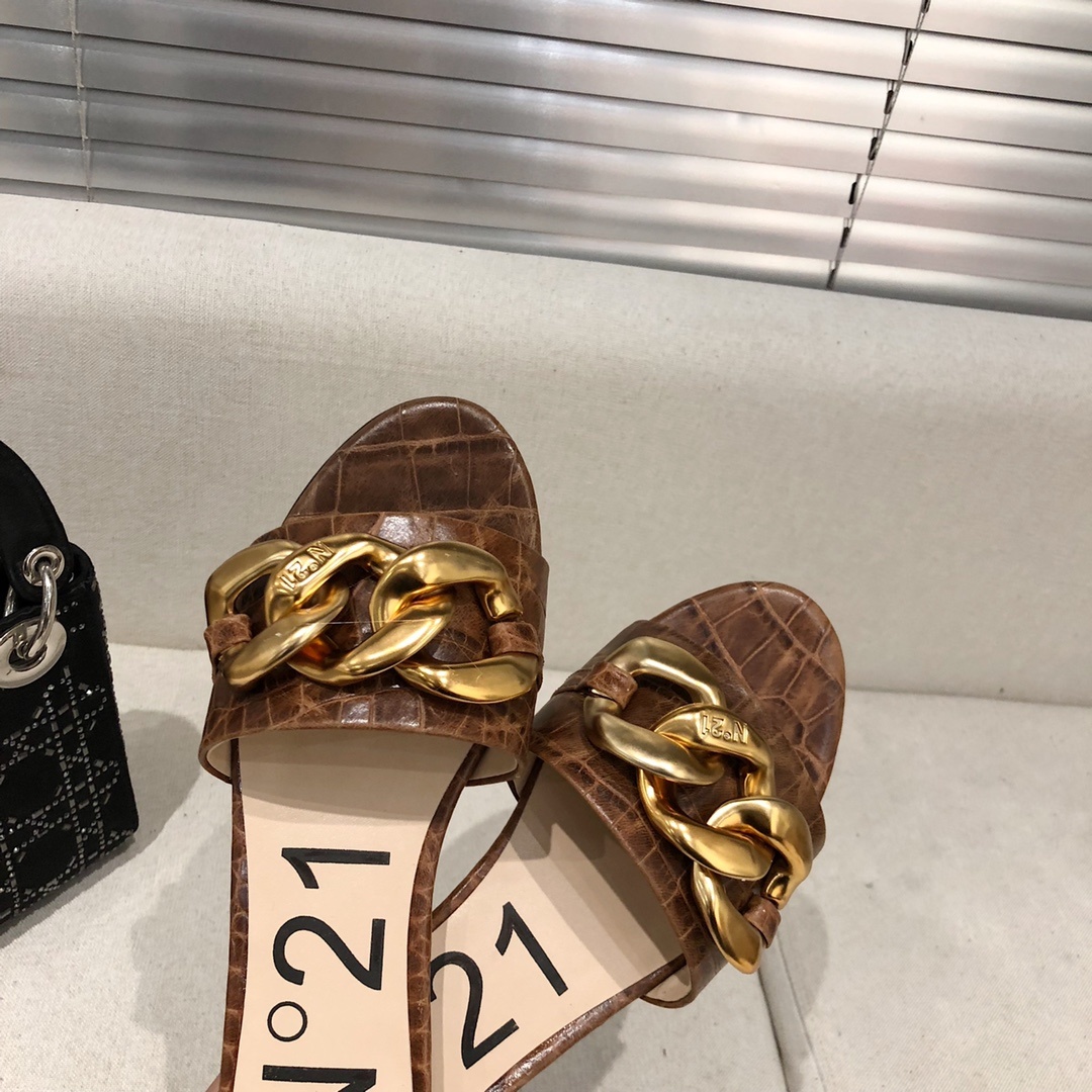 N212021春小众的一个意大利品牌