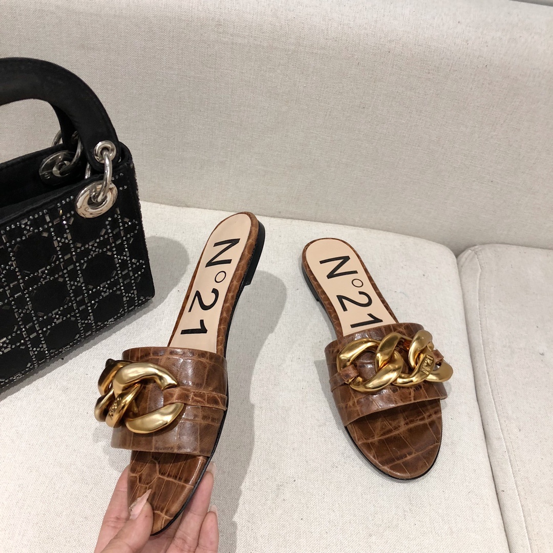 N212021春小众的一个意大利品牌