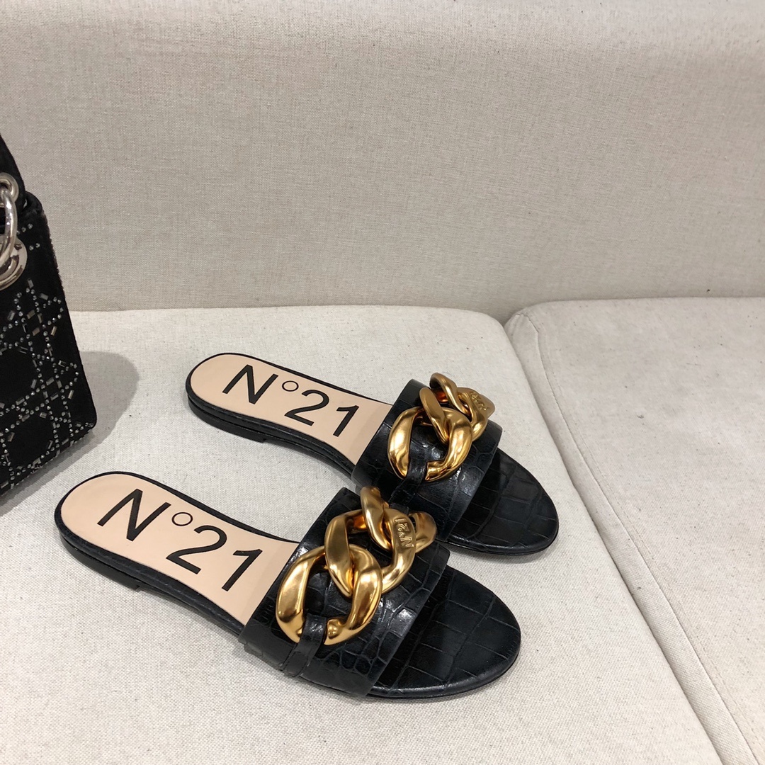 N212021春小众的一个意大利品牌