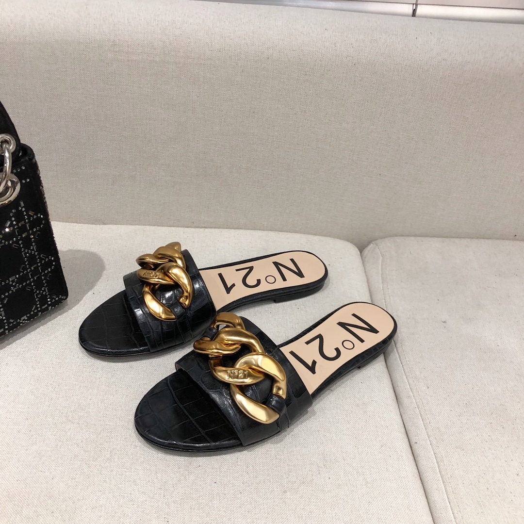 N212021春小众的一个意大利品牌