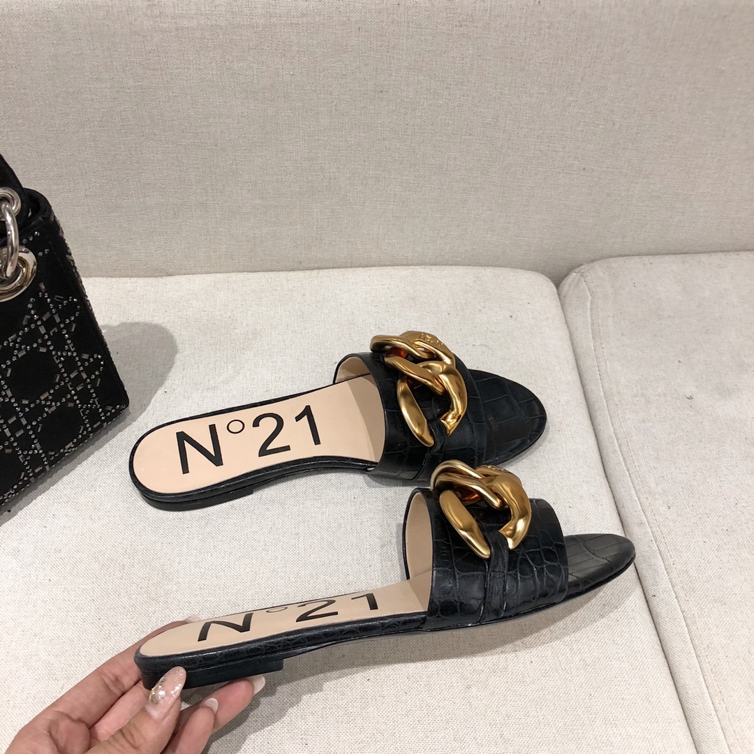 N212021春小众的一个意大利品牌