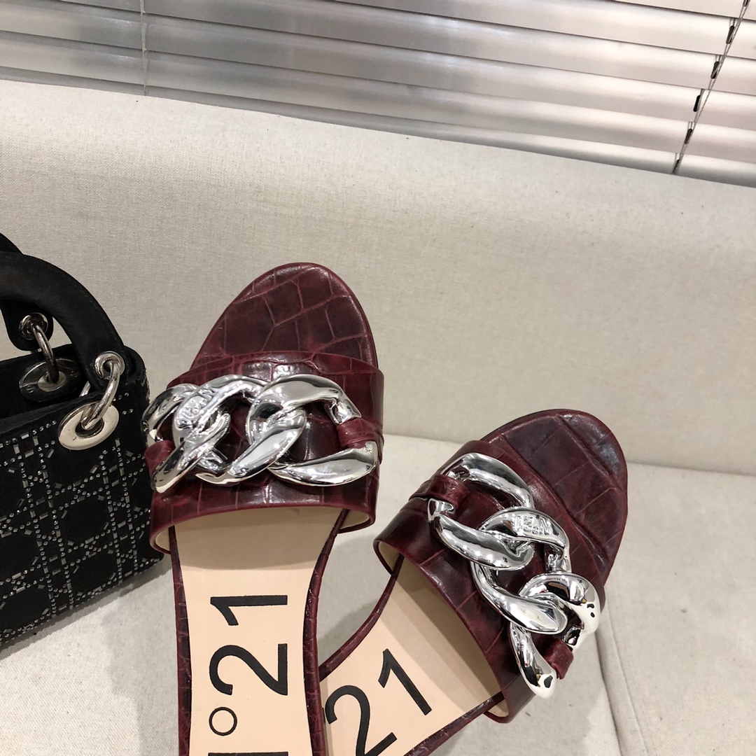 N212021春小众的一个意大利品牌