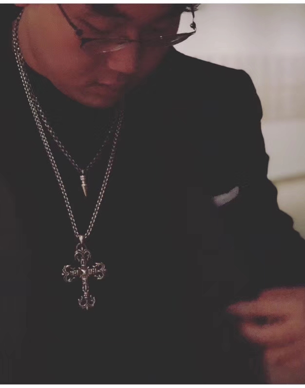 Chrome Hearts 𝐂𝐡𝐫𝐨𝐦𝐞 𝐡𝐞𝐚𝐫𝐭𝐬 克罗心火焰十字架项链系列