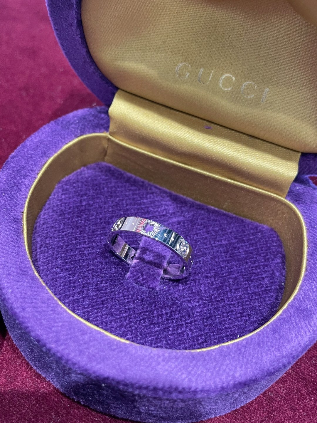 NO:632852,The new double G couple rings can be customized with real gold and diamond versions. Regarding the lighting color, they are all champagne gold, a special electroplating color, Cartier high-end jewelry.19860909新款的双G情侣对戒,可定制真金真钻版本,灯光色彩问题,都是香槟金色哈,特调的一种电镀颜色,,卡迪亚高端饰品,Jewelry