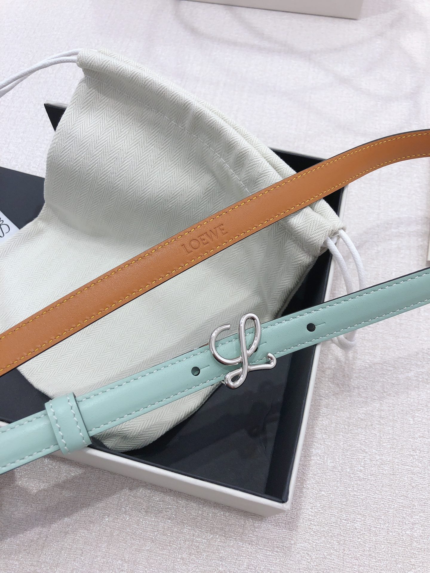 “Anagram Pattern Button Belt: Loyewe Male Lode Grader’s Belt with Cow Skin” - 图片 4