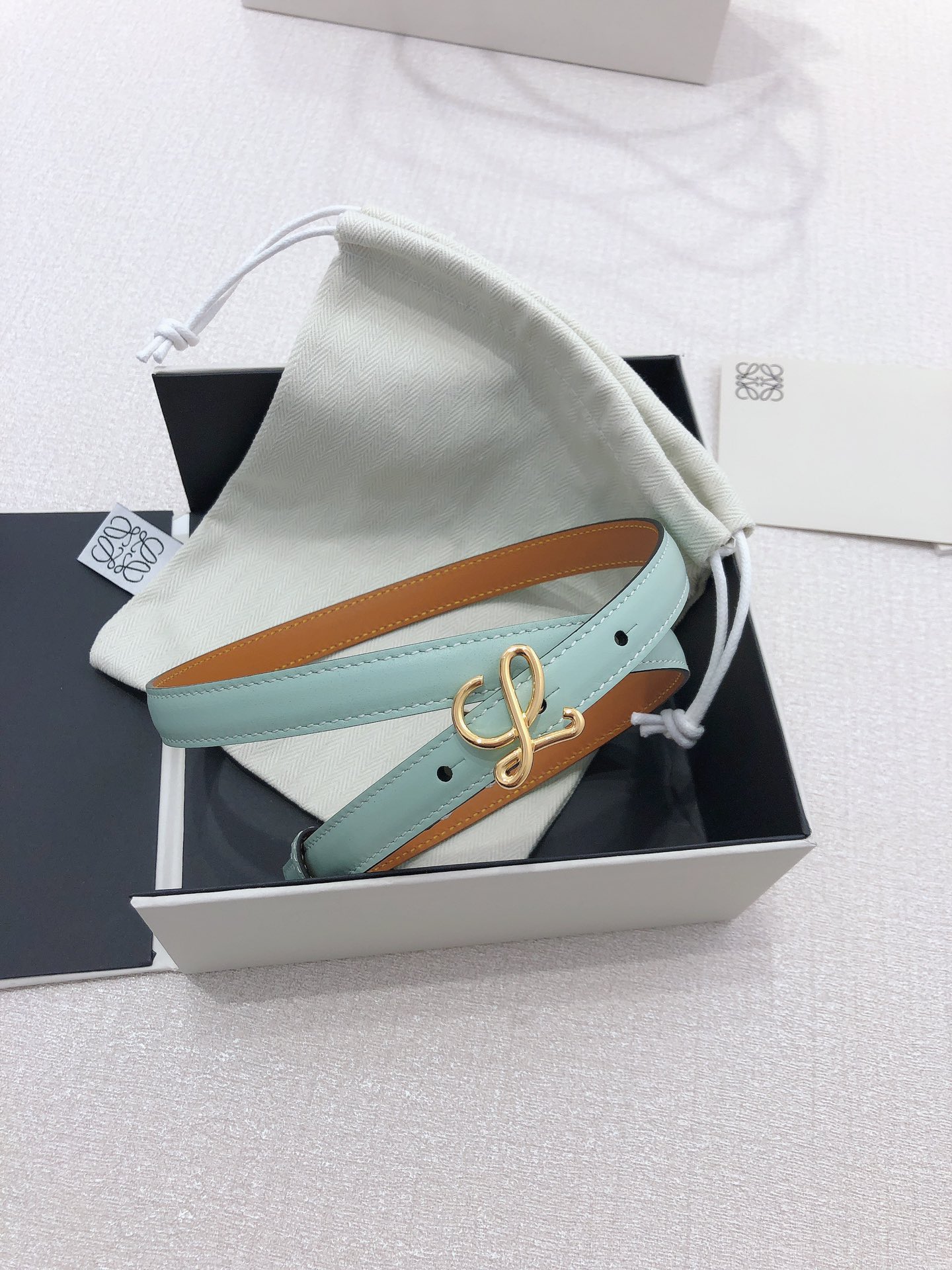 Stylish Two-Tone Cowhide Grader’s Belt with Anagram Pattern Button, 1.5CM Wide - 图片 5