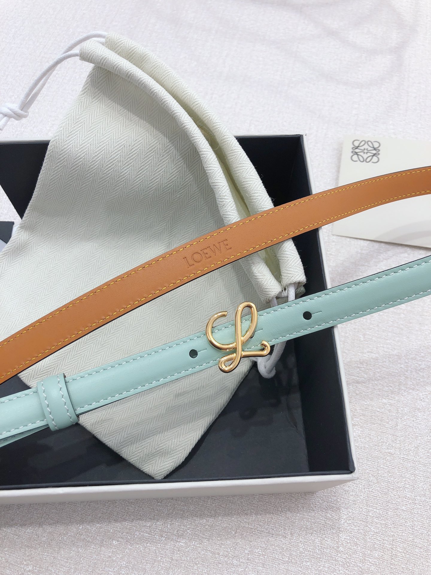 Stylish Two-Tone Cowhide Grader’s Belt with Anagram Pattern Button, 1.5CM Wide - 图片 4