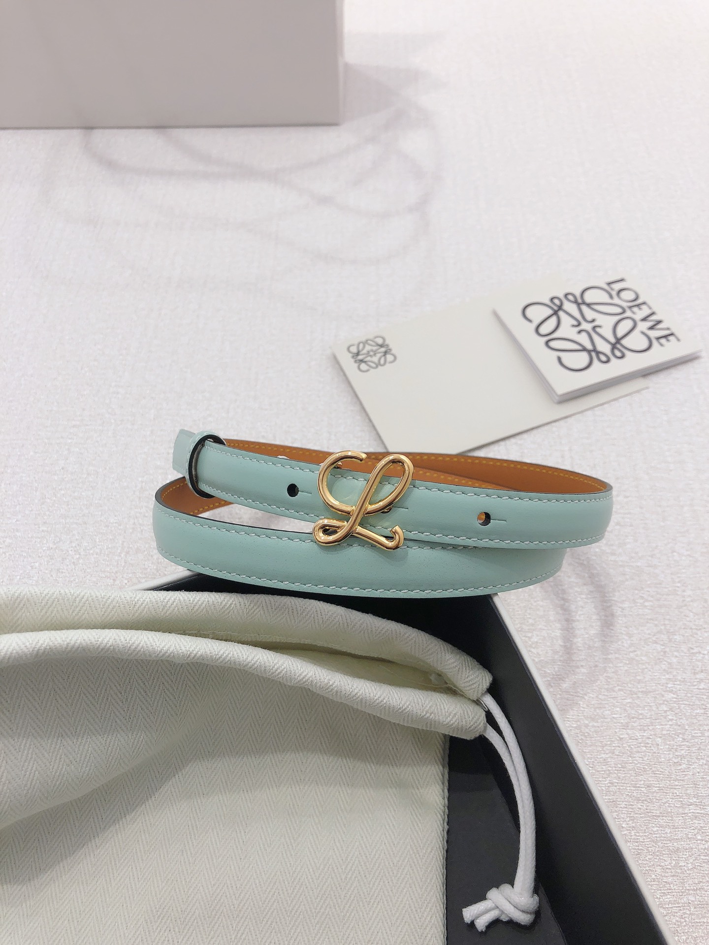 Stylish Two-Tone Cowhide Grader’s Belt with Anagram Pattern Button, 1.5CM Wide - 图片 2