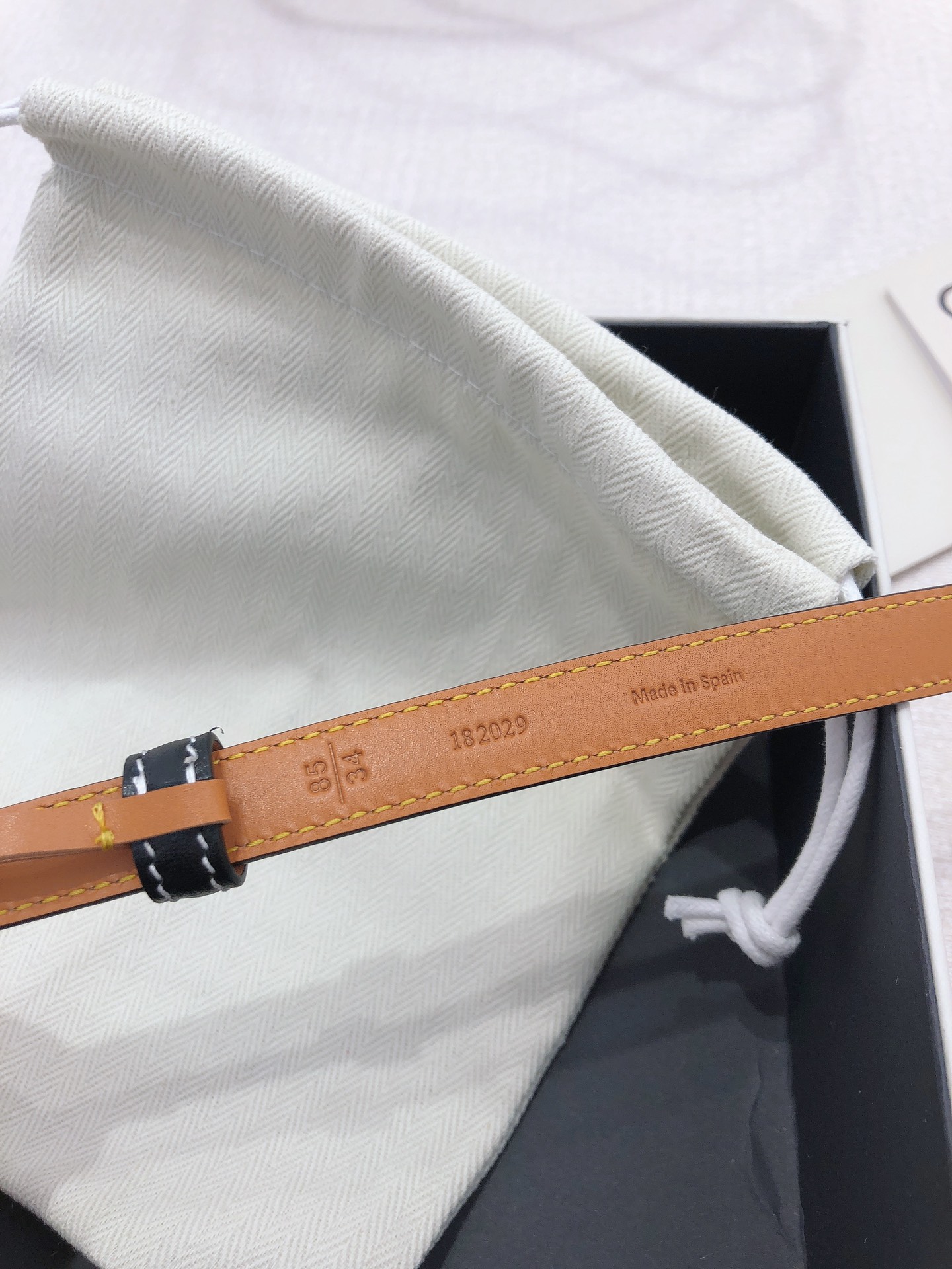Loyewe Male Belt: Top-Level Double-Sided Anagram Pattern Button, Soft and Smooth Quality - 图片 8