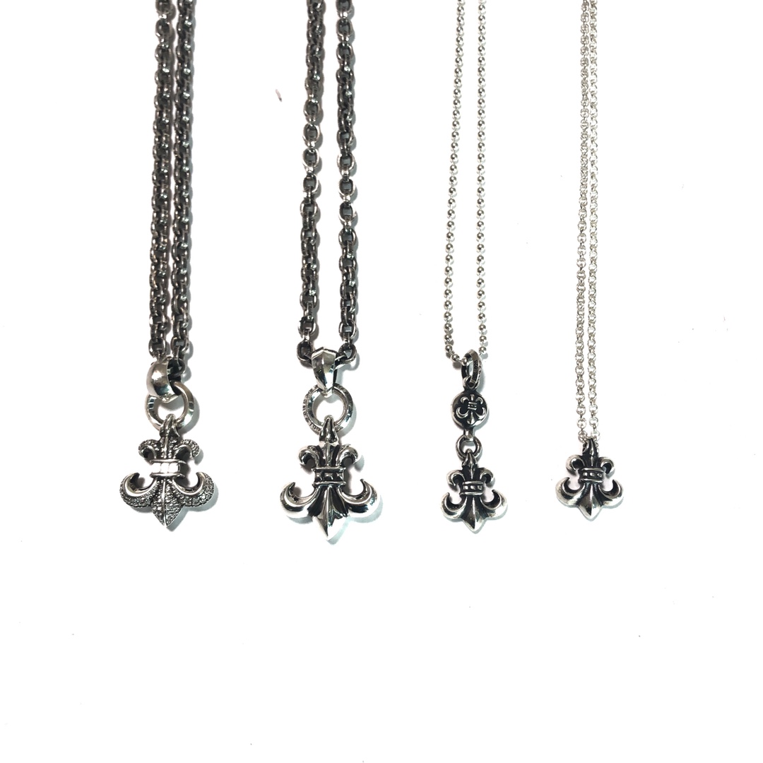 Chrome Hearts 𝗖𝗵𝗿𝗼𝗺𝗲 𝗛𝗲𝗮𝗿𝘁𝘀 克罗心童军花项链