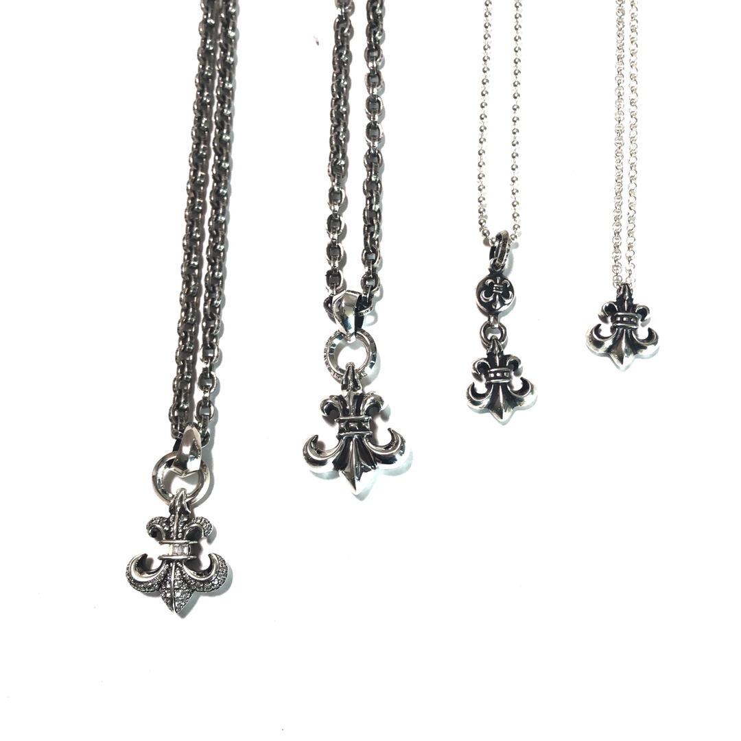 Chrome Hearts 𝗖𝗵𝗿𝗼𝗺𝗲 𝗛𝗲𝗮𝗿𝘁𝘀 克罗心童军花项链