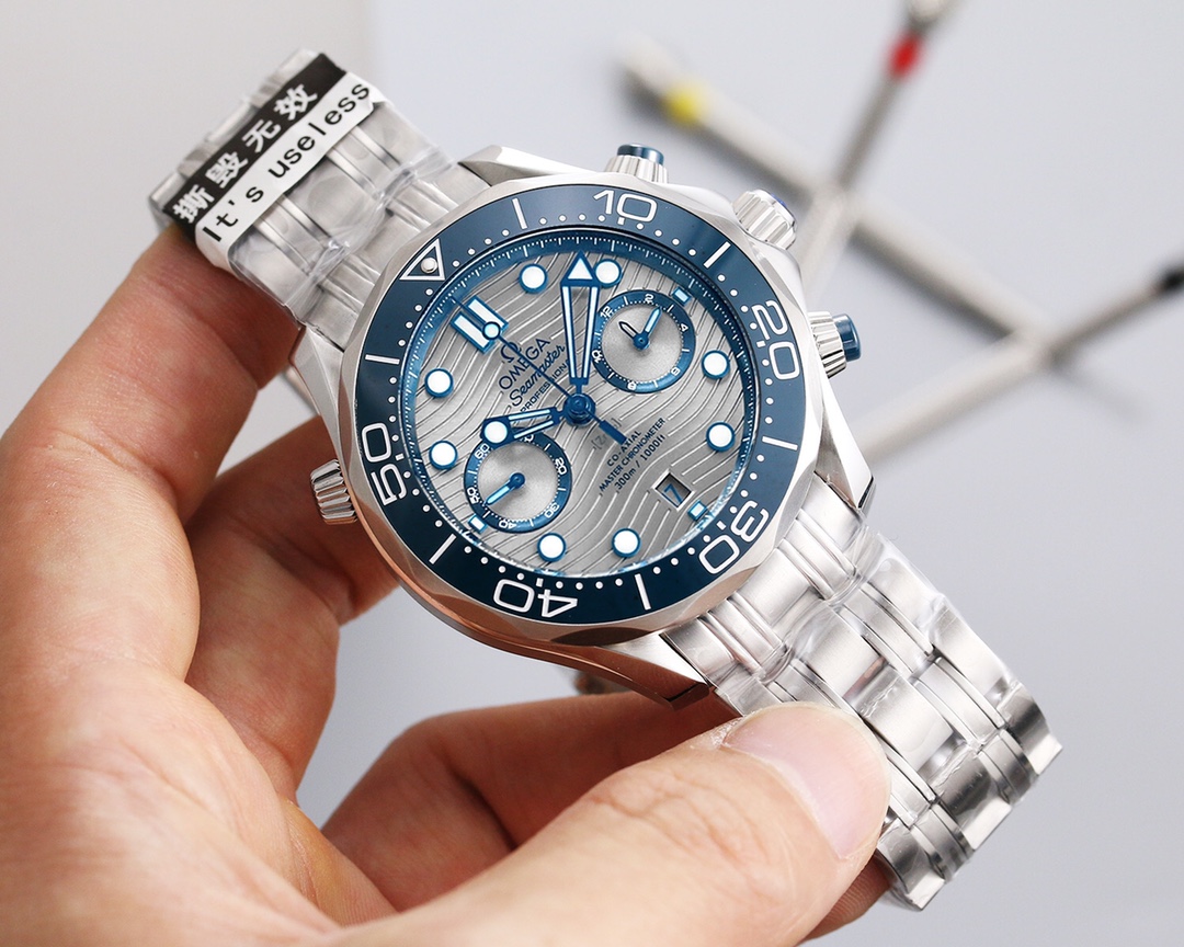 Omega 无俱风浪 做您踏实的领航者 欧米茄全新海‮系马‬列300m计时‮士男‬腕表 市面目前‮高最‬版本的计时腕表