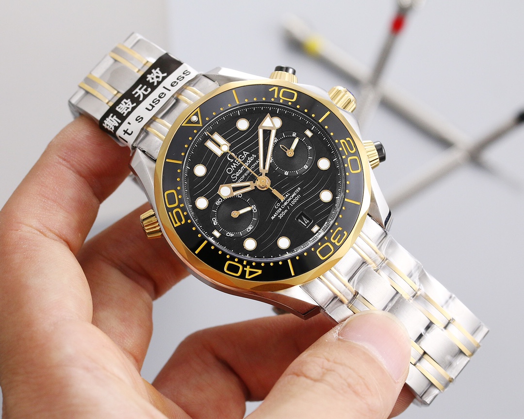 Omega 无俱风浪 做您踏实的领航者 欧米茄全新海‮系马‬列300m计时‮士男‬腕表 市面目前‮高最‬版本的计时腕表