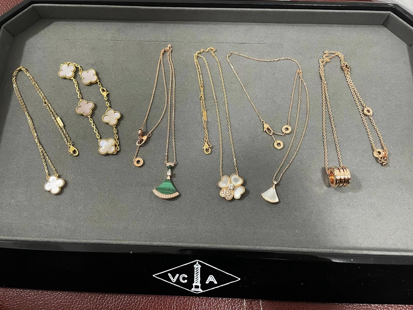 Van Cleef & Arpels vca，bvlgari 各种款式都有 ～
