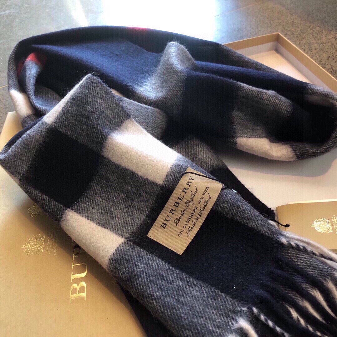 Burberry中格驼色中格卖了一百