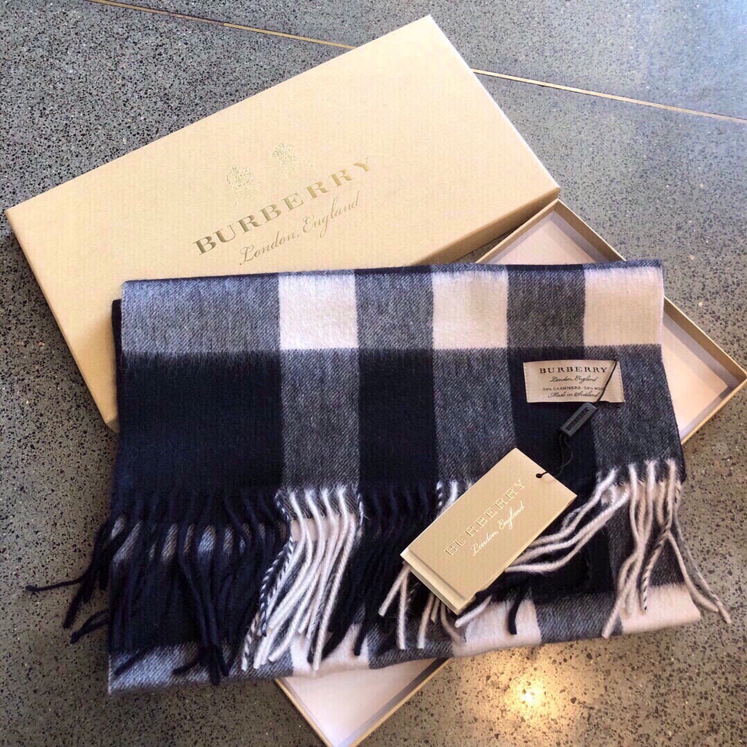 Burberry中格驼色中格卖了一百
