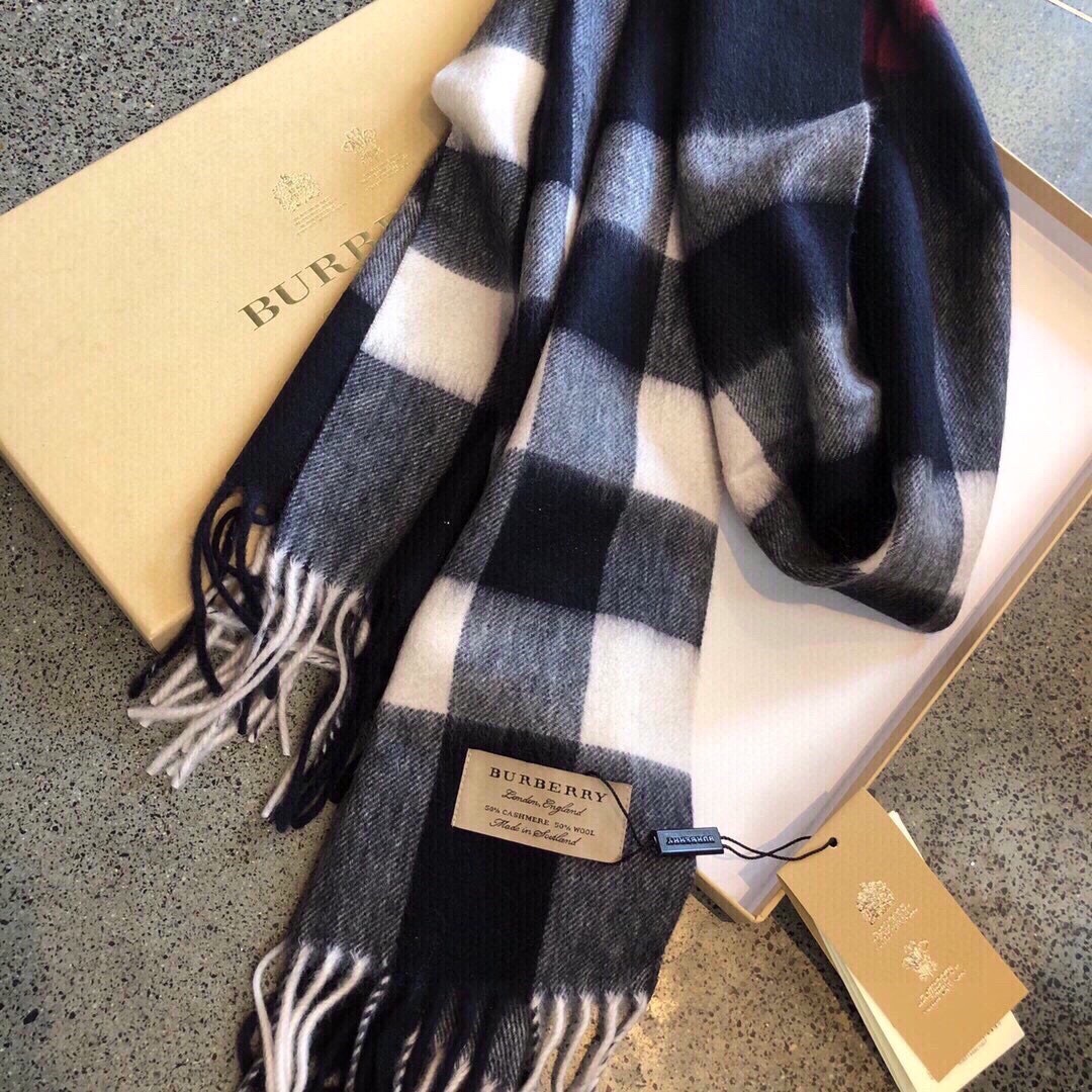 Burberry中格驼色中格卖了一百