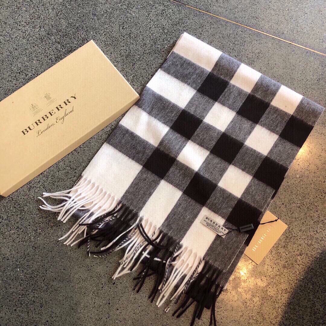 Burberry中格驼色中格卖了一百