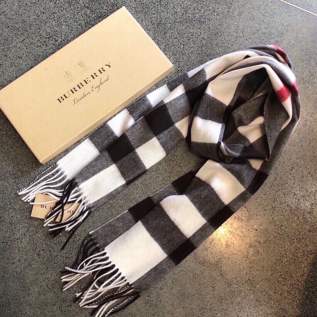 Burberry中格驼色中格卖了一百