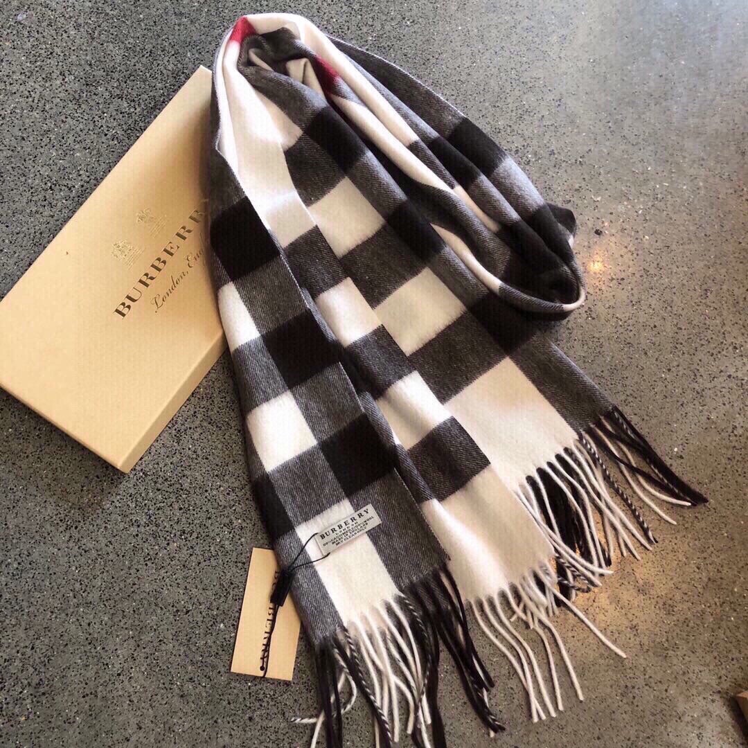 Burberry中格驼色中格卖了一百