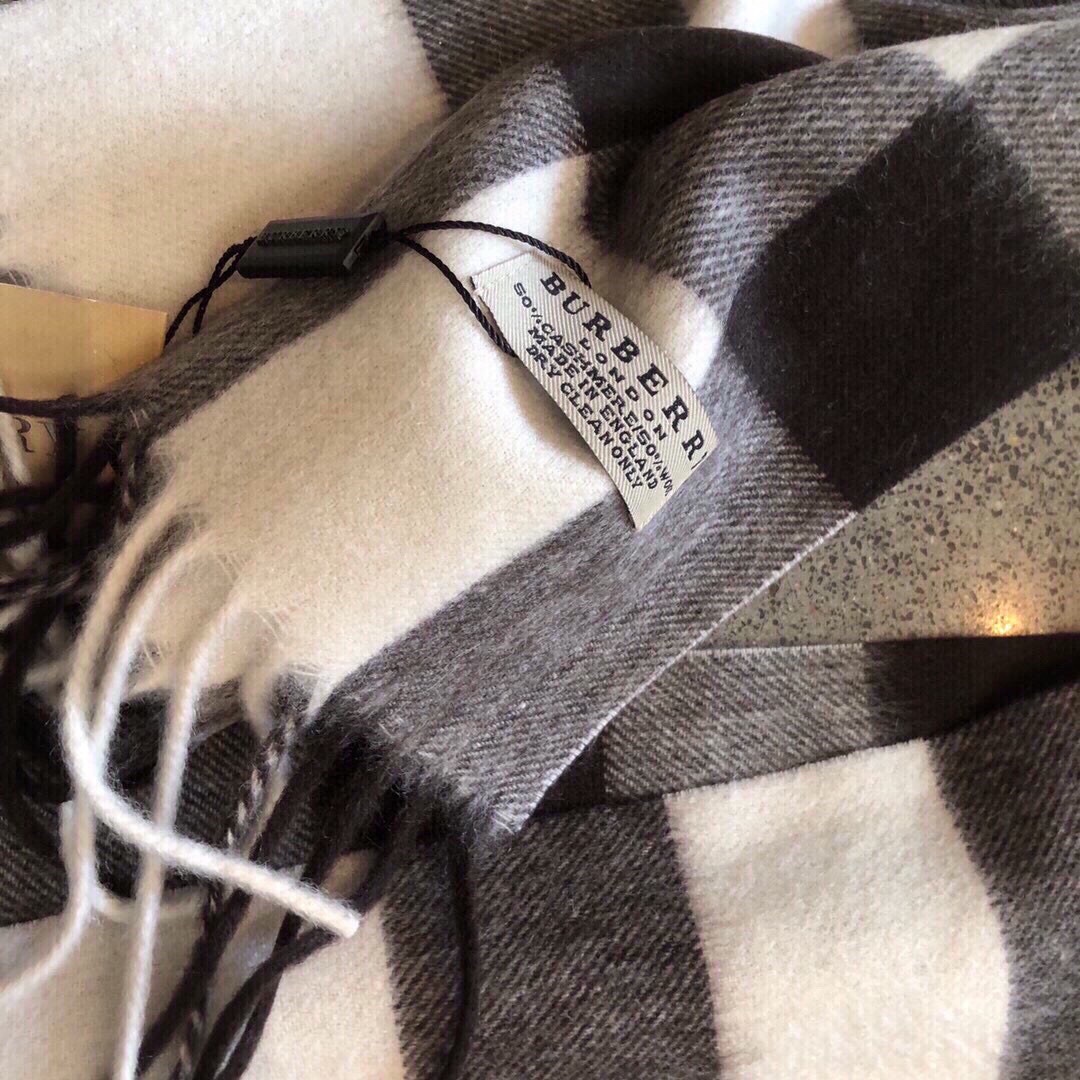 Burberry中格驼色中格卖了一百