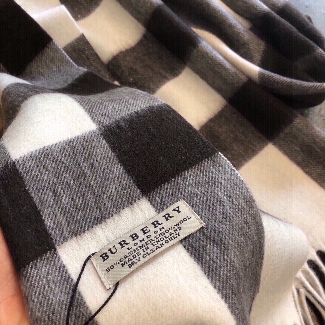 Burberry中格驼色中格卖了一百