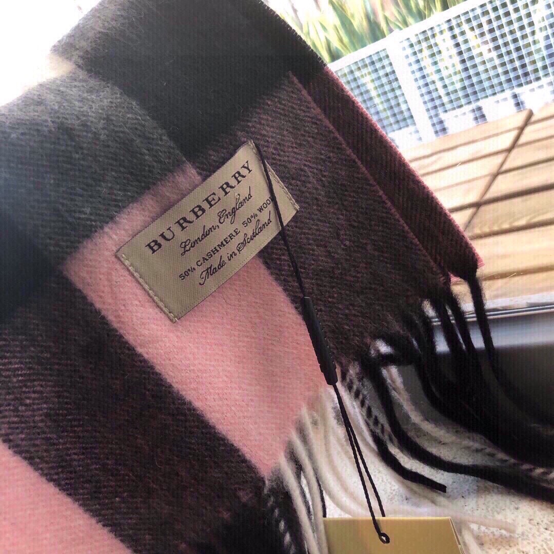 Burberry中格驼色中格卖了一百