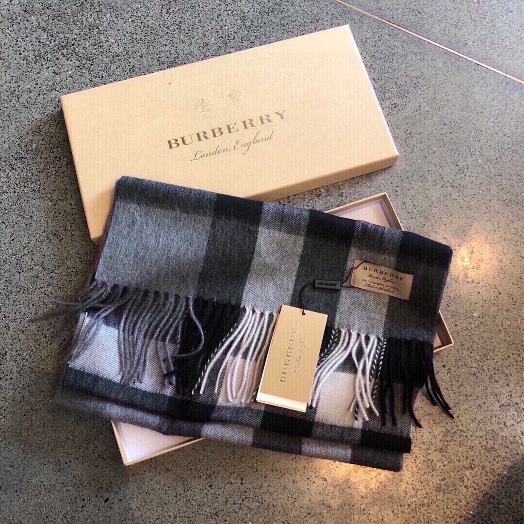 Burberry中格驼色中格卖了一百
