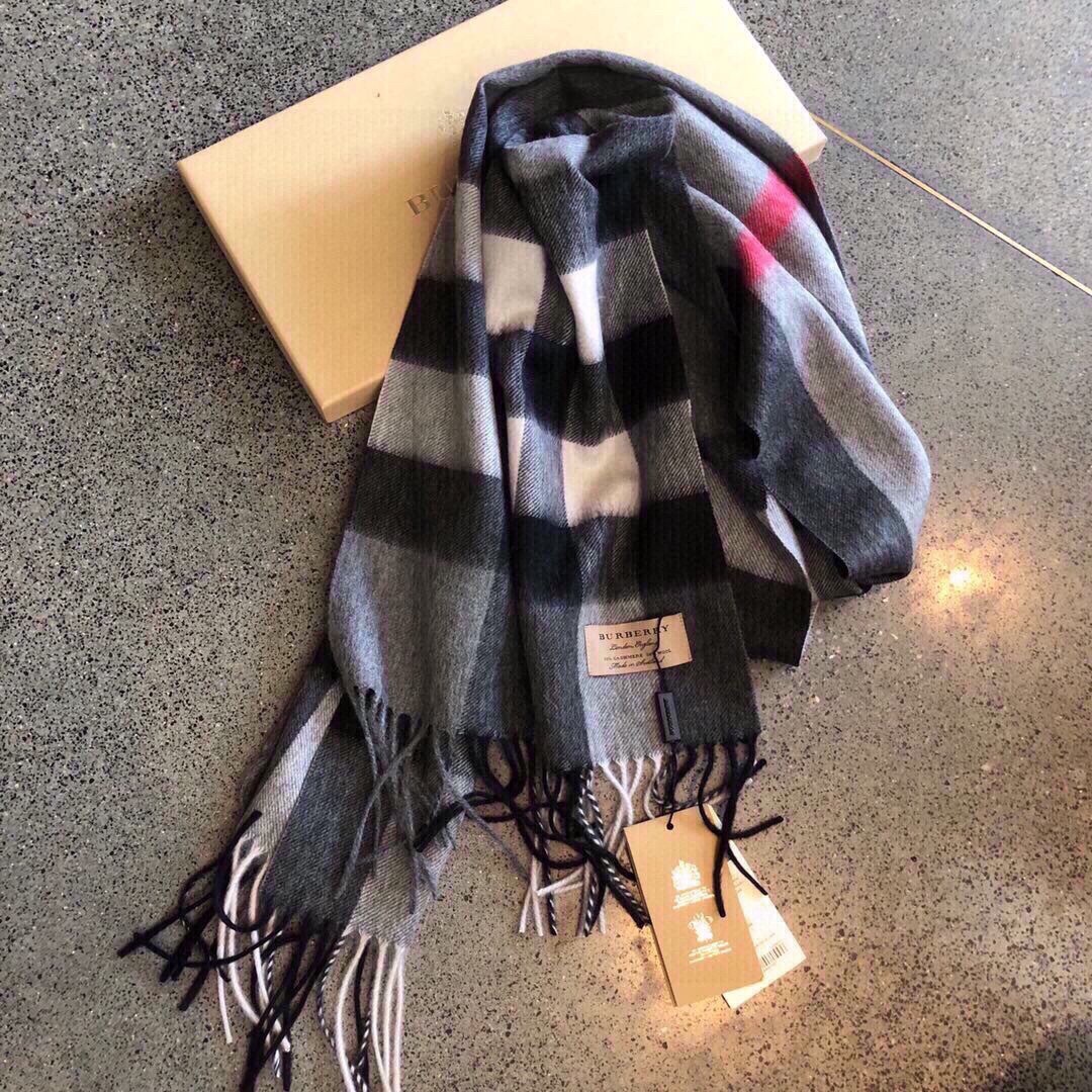 Burberry中格驼色中格卖了一百