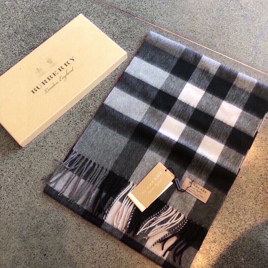 Burberry中格驼色中格卖了一百