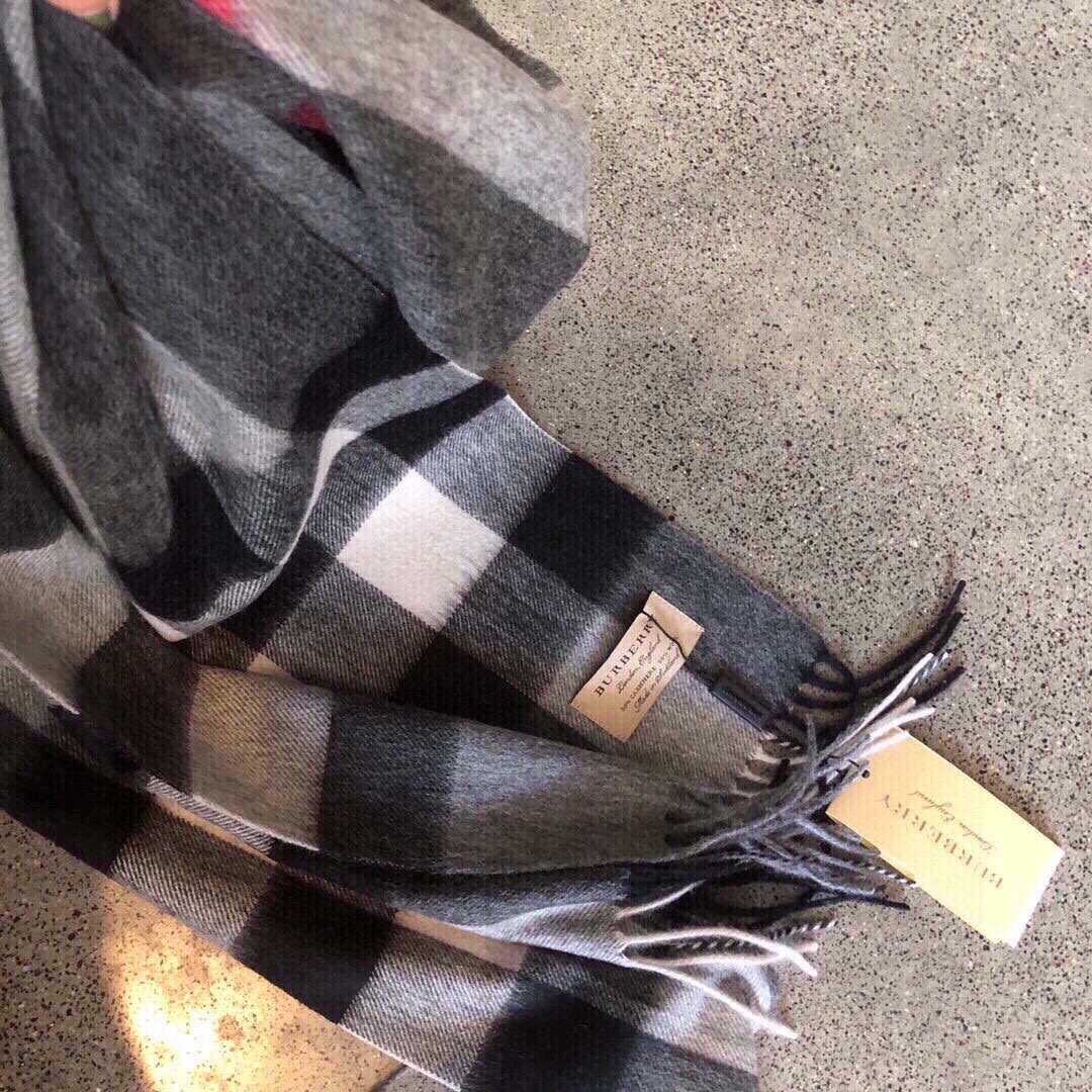 Burberry中格驼色中格卖了一百