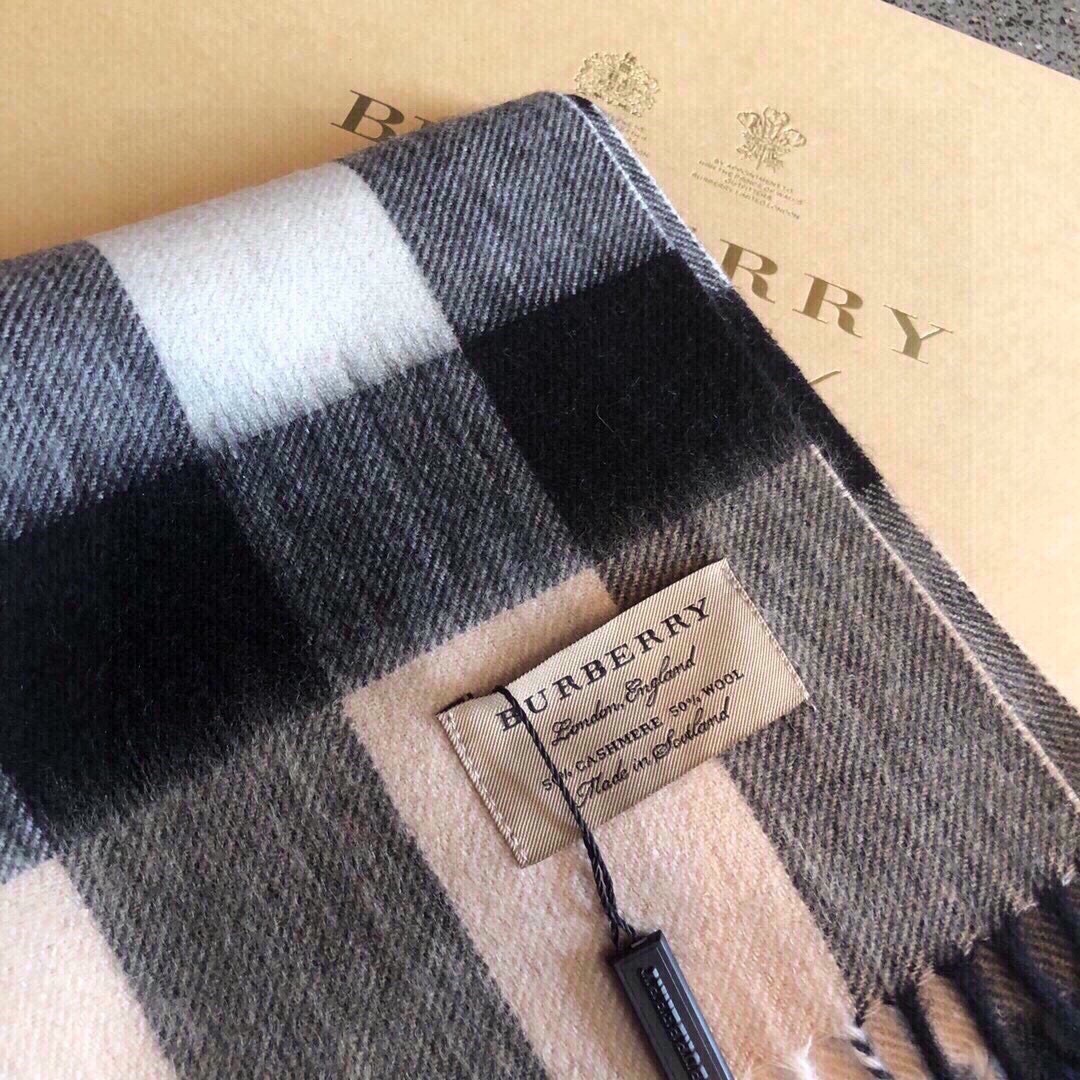 Burberry中格驼色中格卖了一百