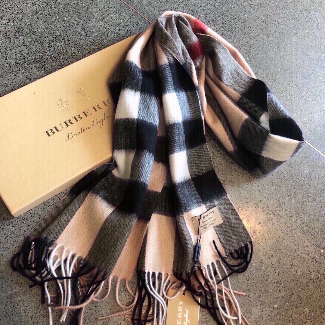 Burberry中格驼色中格卖了一百