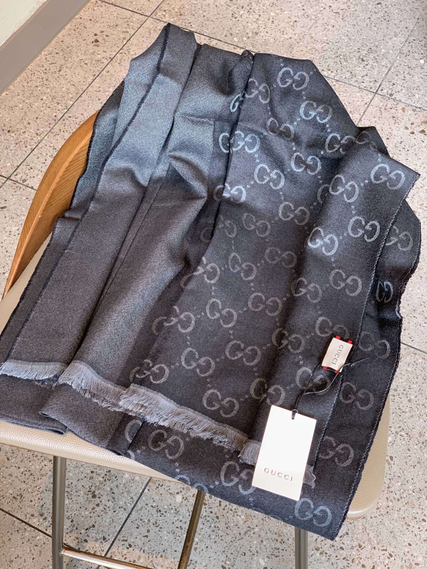 免代购的围巾一模一样Gucci重磅极
