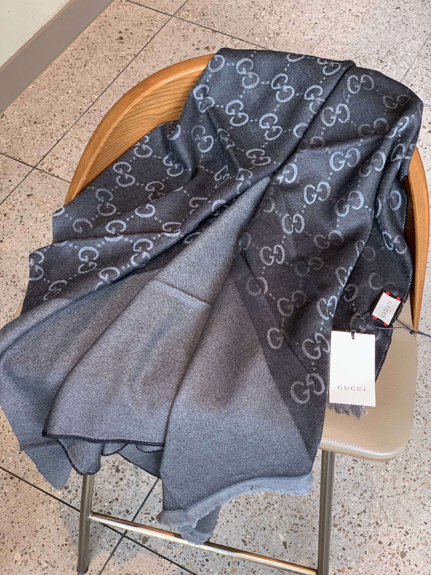 免代购的围巾一模一样Gucci重磅极