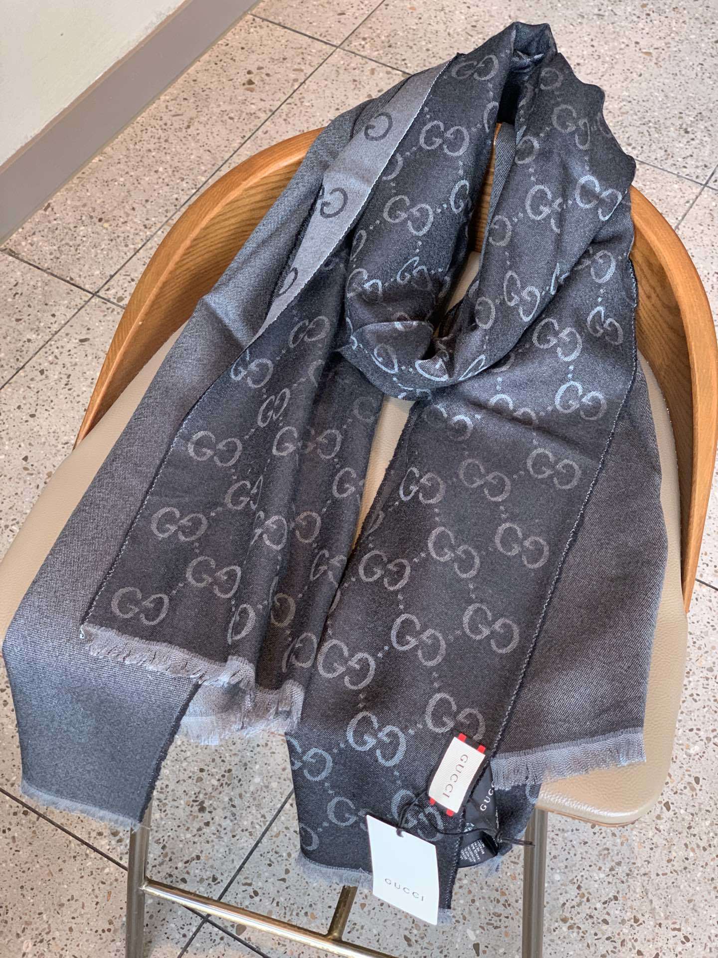 免代购的围巾一模一样Gucci重磅极