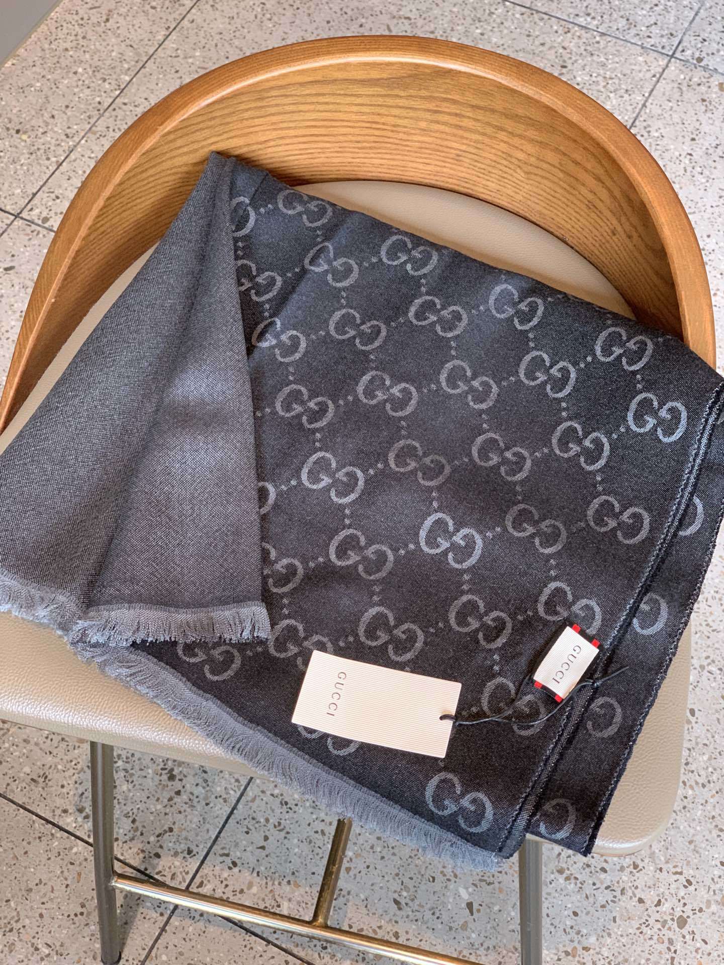 免代购的围巾一模一样Gucci重磅极