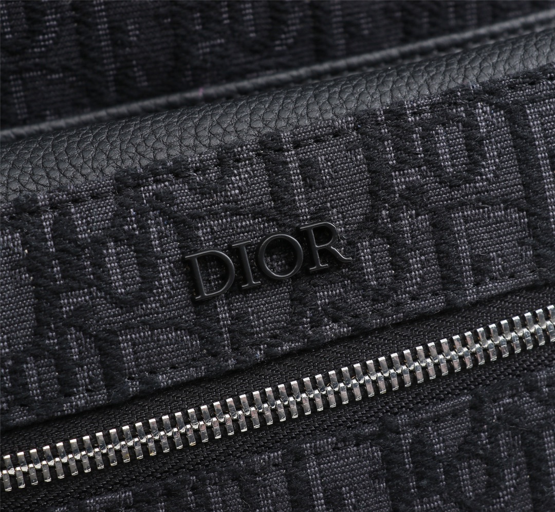 迪奥Dior顶级进口原厂刺绣一比一正品复刻男士OBLIQUE双肩背包型号1VOBA088黑色提花尺寸30
