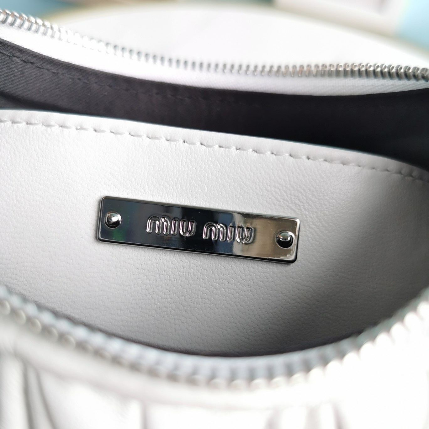 MIUMIU缪缪Cloquet进口小羊皮半圆腋下钻石链条包5BH189