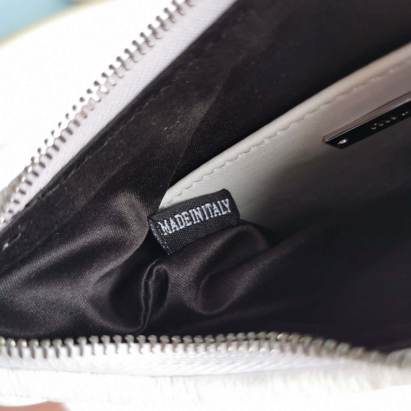 MIUMIU缪缪Cloquet进口小羊皮半圆腋下钻石链条包5BH189