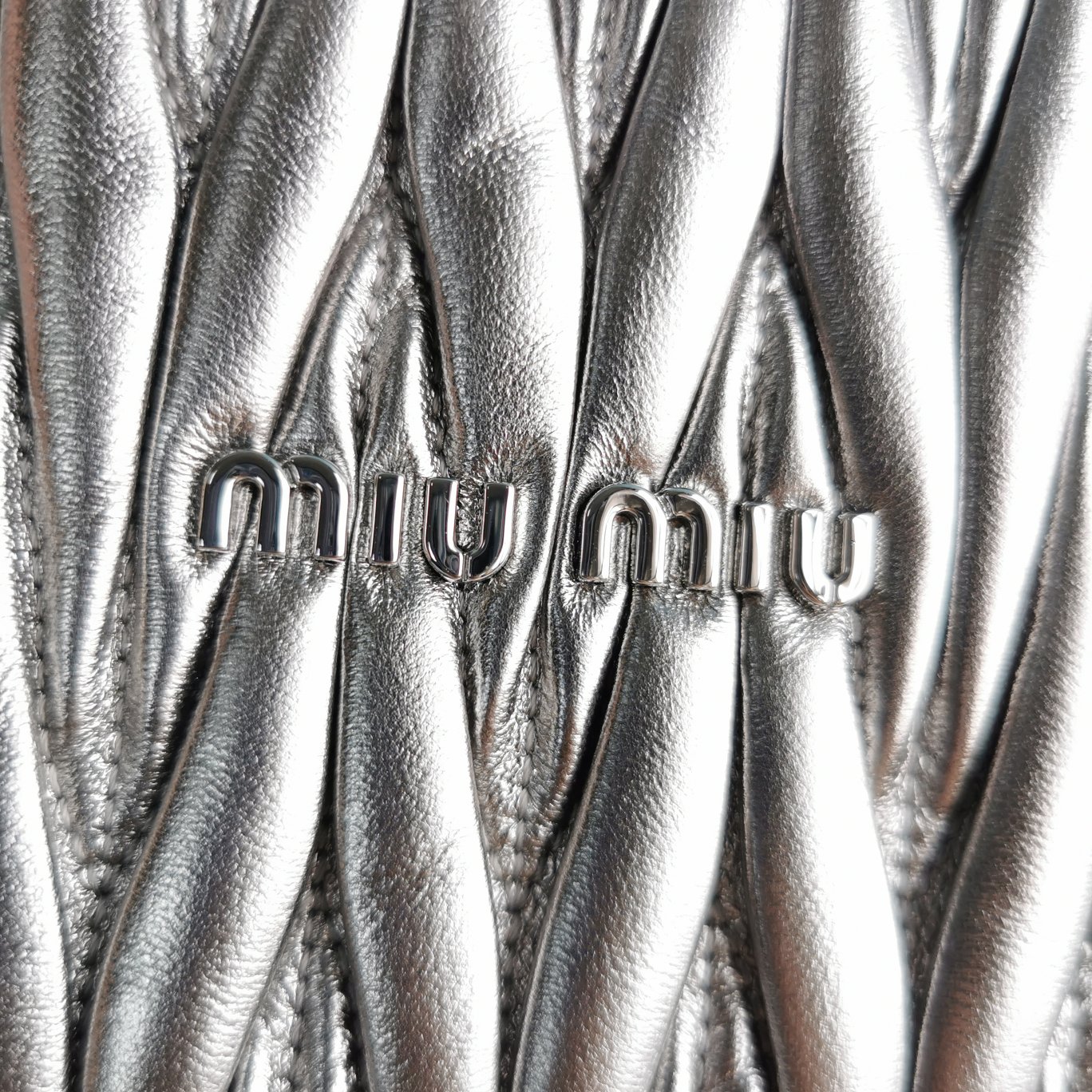 MIUMIU缪缪Cloquet进口小羊皮半圆腋下钻石链条包5BH189