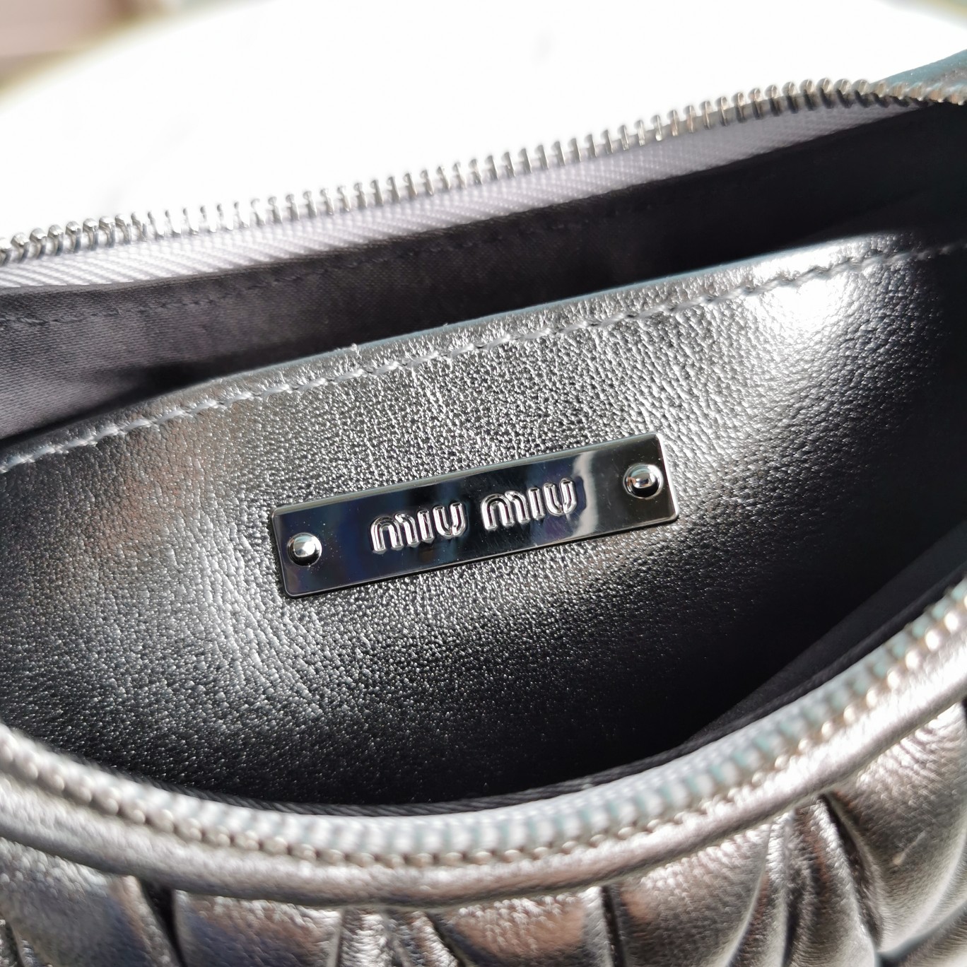 MIUMIU缪缪Cloquet进口小羊皮半圆腋下钻石链条包5BH189