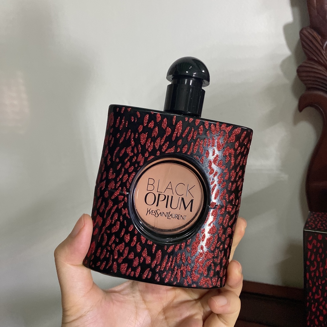 Yves Saint Laurent Black Opium Eau de Parfum 90ml Limited Edition 2 i1609741975 584 1