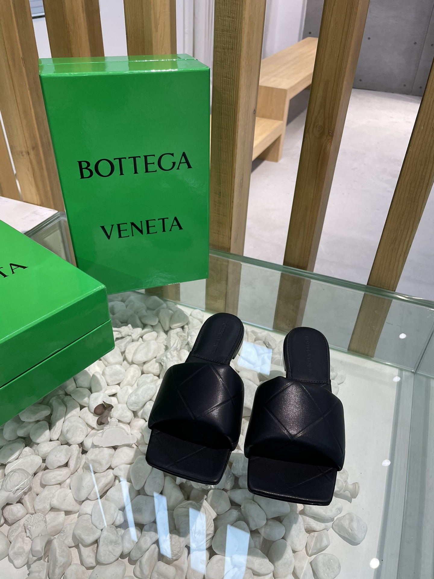 Bottega Veneta New
 Shoes Slippers Black Cowhide Rubber Sheepskin