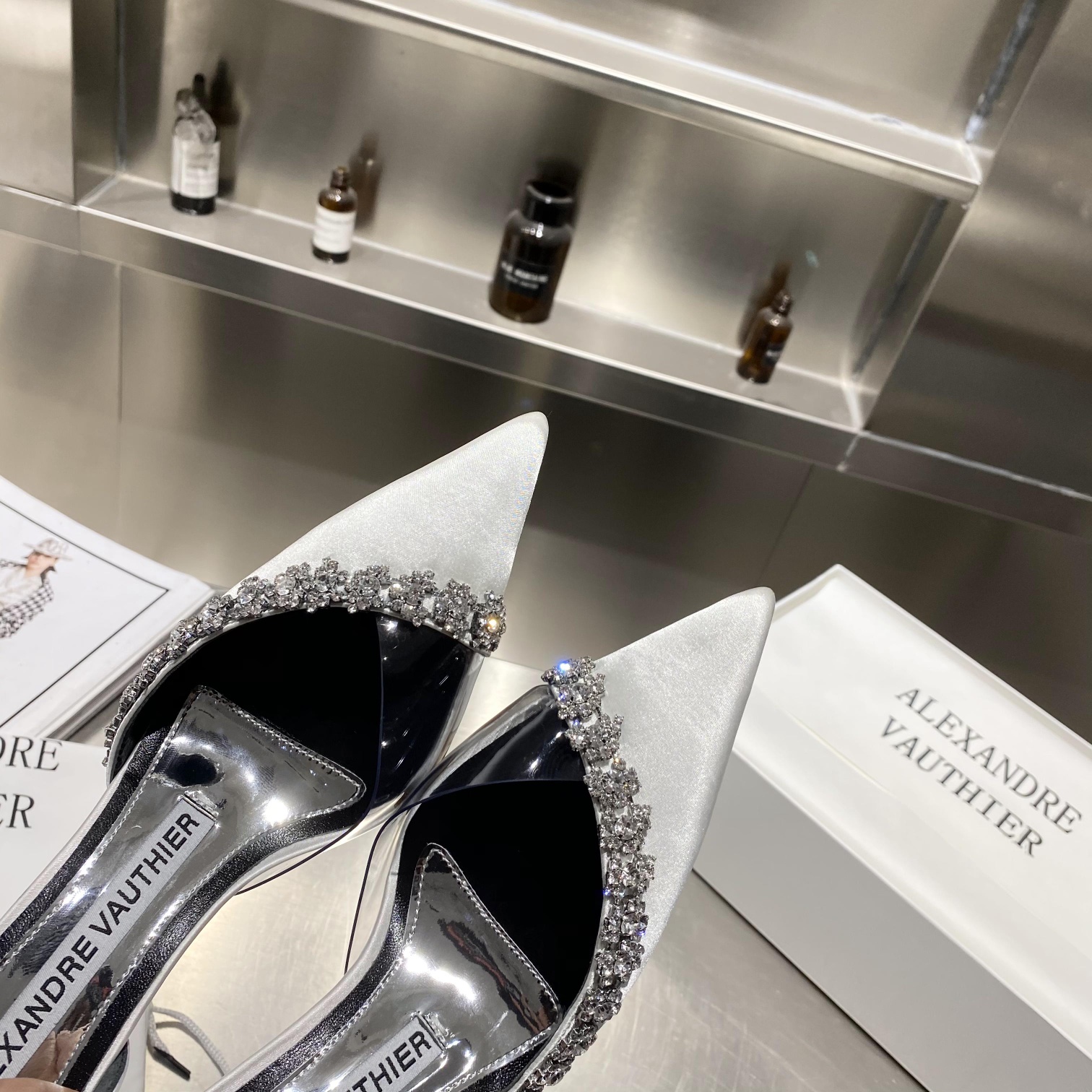 2021 Crystal Sole Water-Drive Shoes with Diamond Chain – Alexandre Vauthie - 图片 3