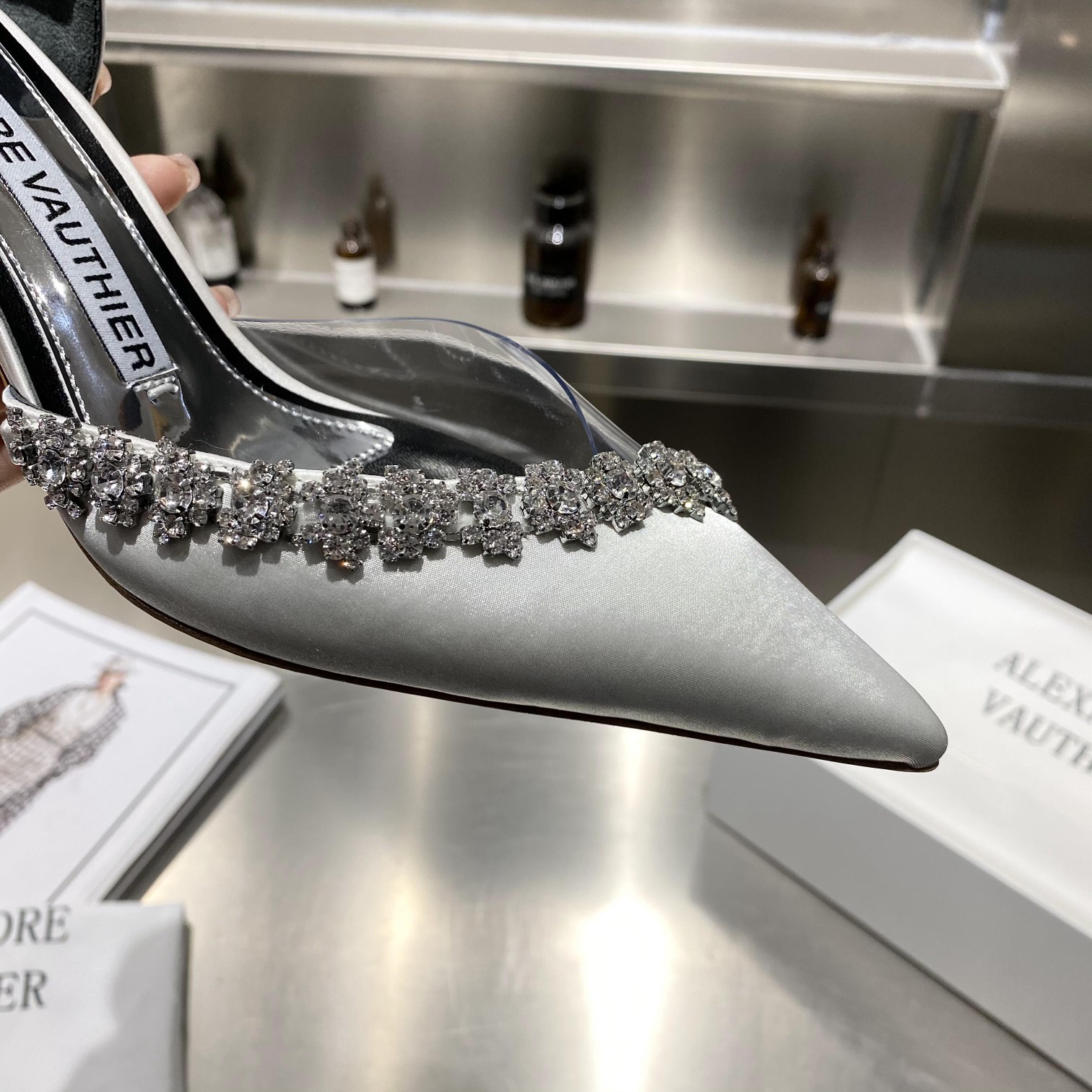 2021 Crystal Sole Water-Drive Shoes with Diamond Chain – Alexandre Vauthie - 图片 4